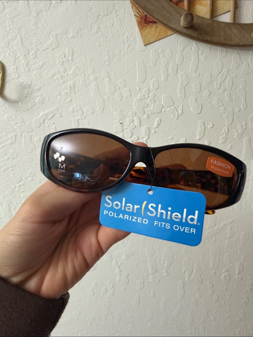 Solar shield polarized fits over glasses medium NWT